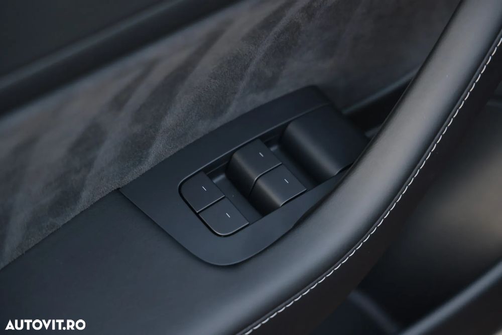 Tesla Model 3 - 37