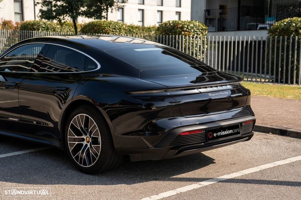 Porsche Taycan Turbo - 10