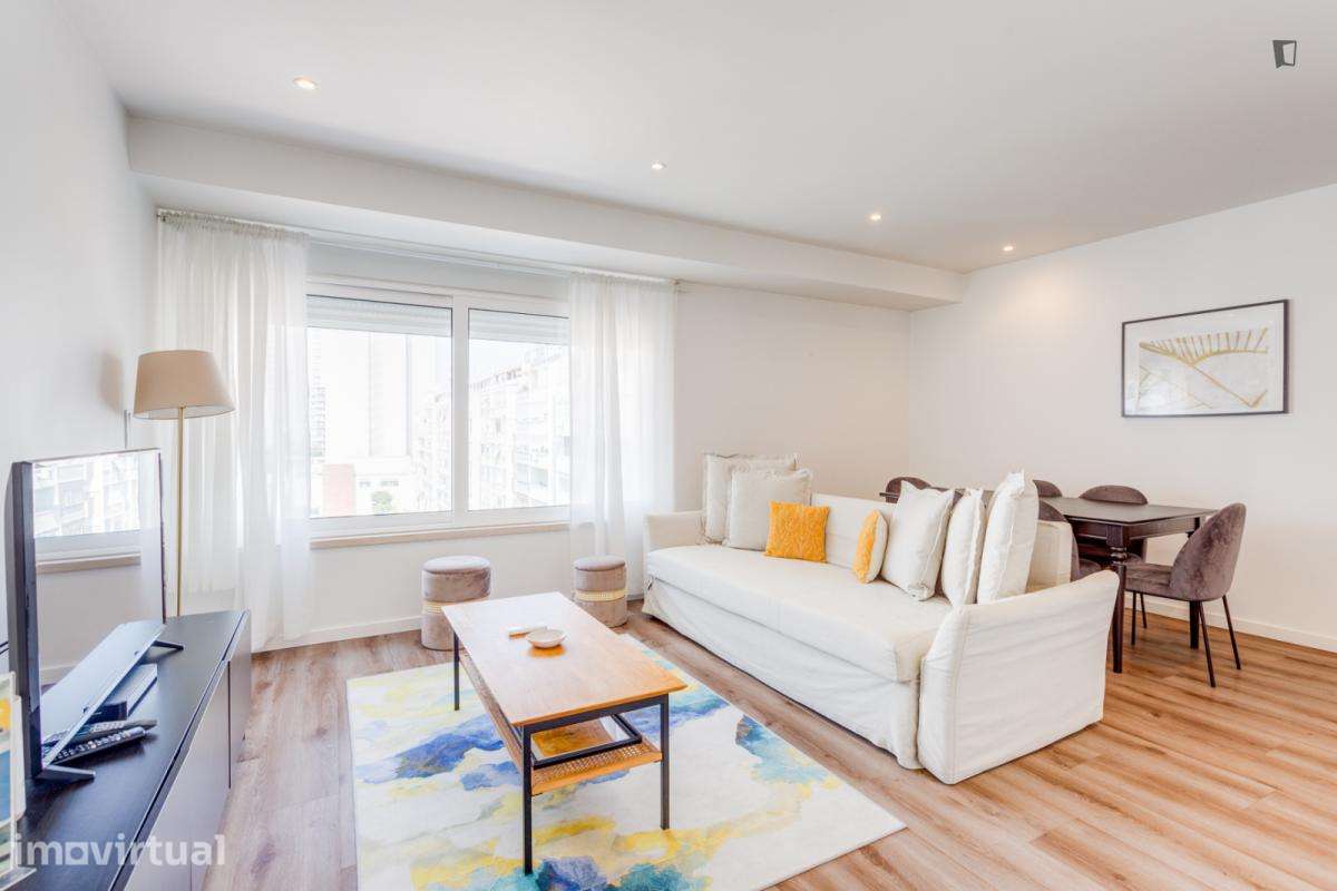 Apartamento com 1 quartos - localizado em Sete Rios Lisbon - Grande imagem: 2/27