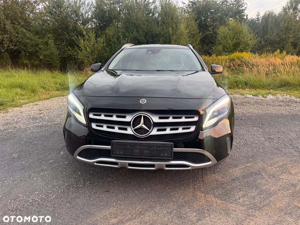 Mercedes-Benz GLA 180 d - 4