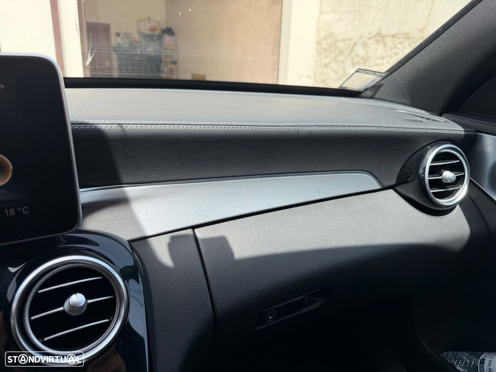 Mercedes-Benz C 300 h AMG Line - 16