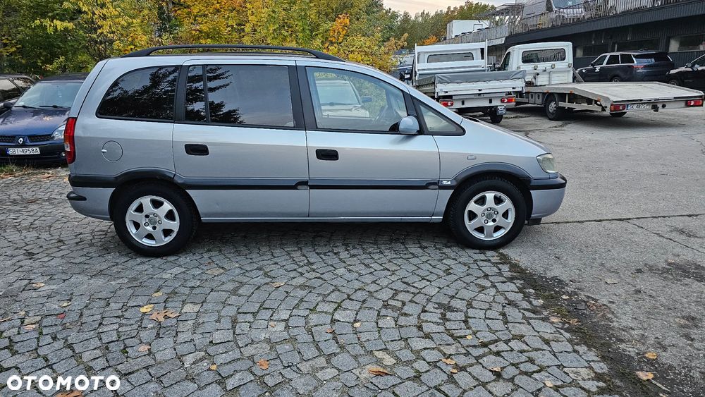 Opel Zafira - 16