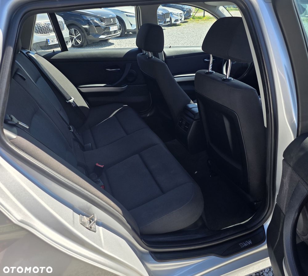 BMW Seria 3 318d DPF Edition Exclusive - 13