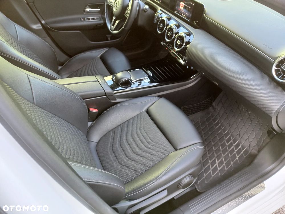 Mercedes-Benz Klasa A 180 Edition 1 7G-DCT - 20