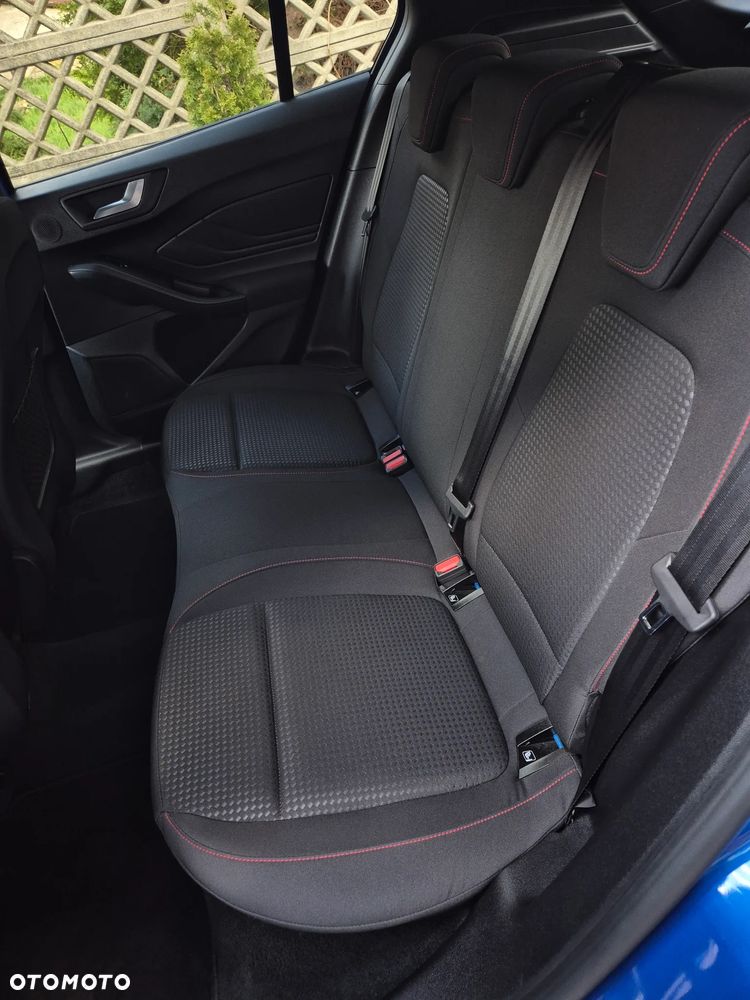 Ford Focus 1.0 EcoBoost Hybrid ST-LINE - 11