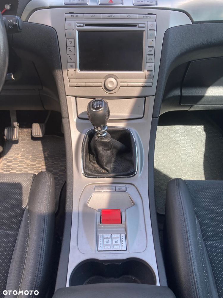 Ford S-Max ver-2-0-tdci-titanium - 13