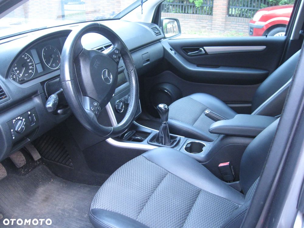Mercedes-Benz Klasa A 180 BlueEfficiency - 14