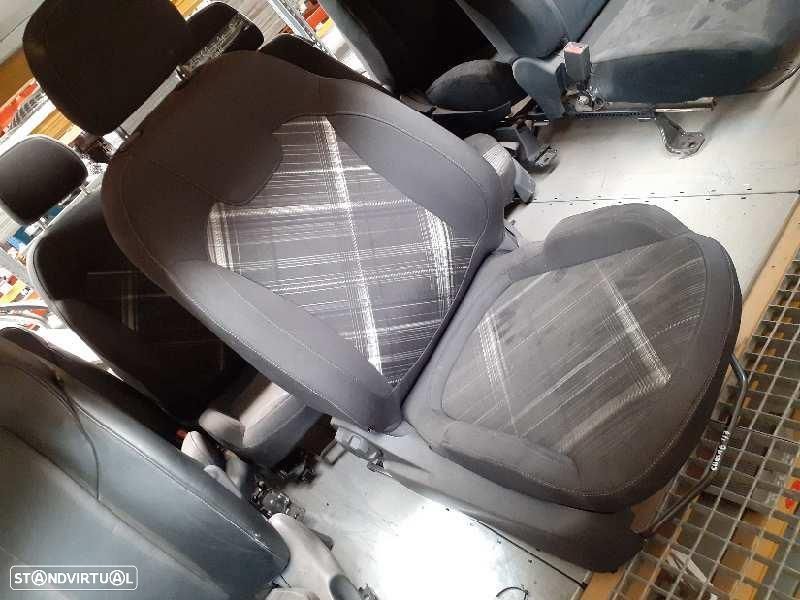 BANCO FRENTE DIREITO OPEL CORSA E - 1