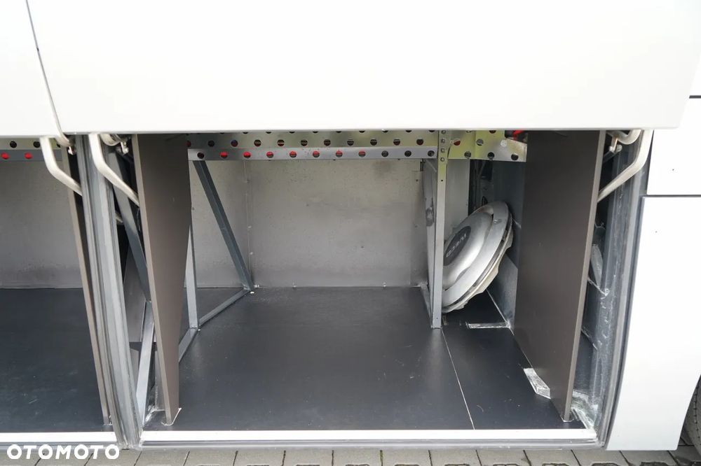 Iveco MAGELYS / EURO 6 / SUPER STAN / TURYSTYCZNY / MANUAL / PRZEBIEG 293 tys km / SPROWADZONY Z FRANCJI / PO KONTRAKCIE SERWISOWYM / - 16