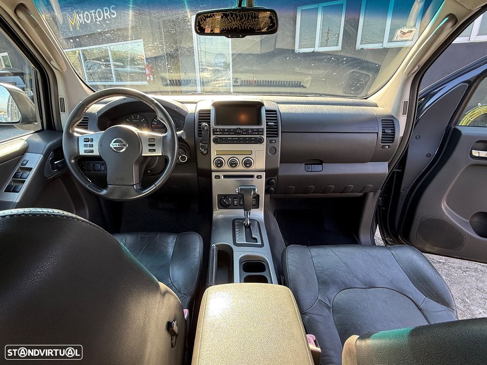Nissan Navara 2.5 dCi CD LE Prem.+BDT AT - 14