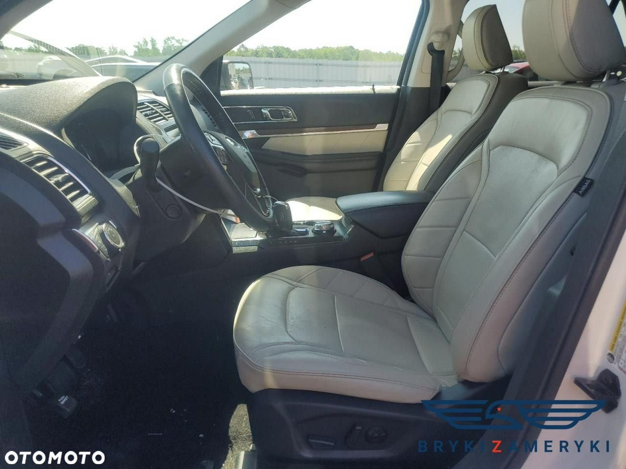 Ford Explorer - 8