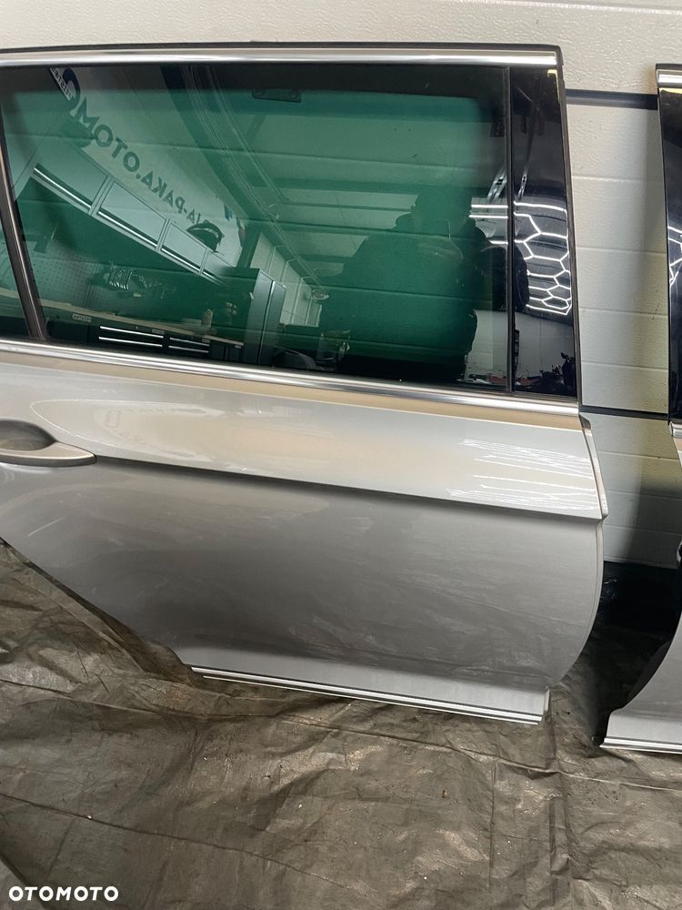 VW Passat B8 drzwi prawy tył prawe tylnie  LB7W w kolor pod miernik - 2