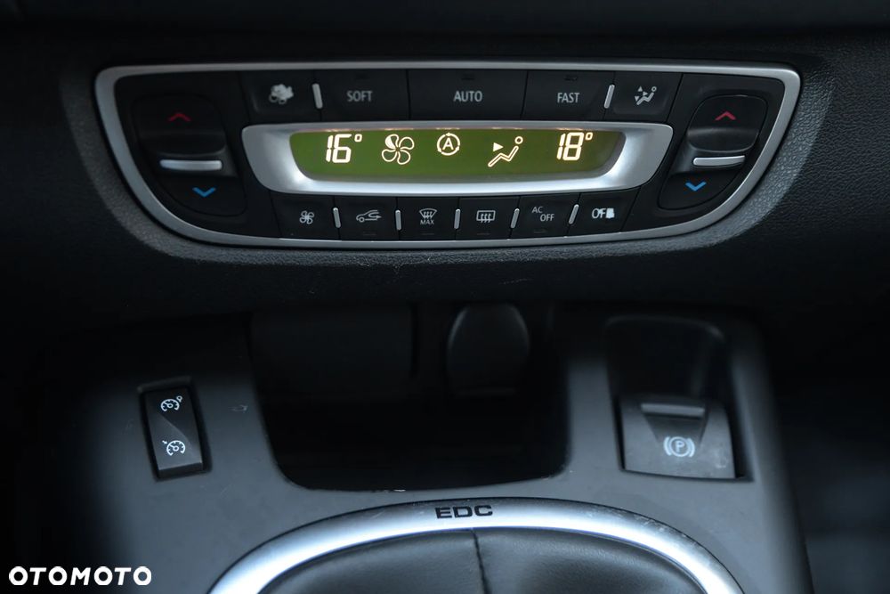 Renault Scenic 1.5 dCi Limited EDC - 33