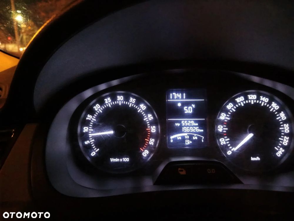 Skoda RAPID 1.6 TDI Active - 8