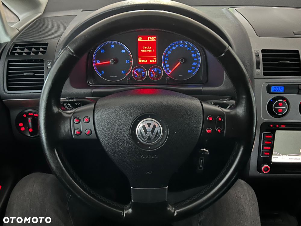 Volkswagen Touran 2.0 TDI DPF BlueMotion Technology Comfortline - 27