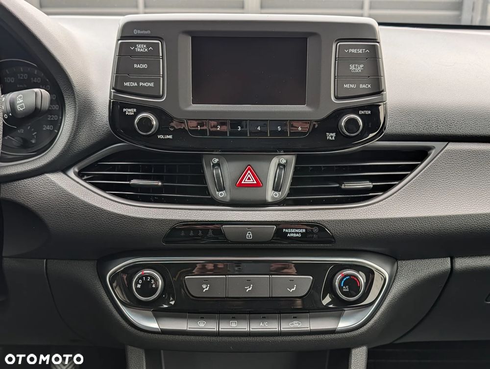 Hyundai i30 1.4 Classic + - 23