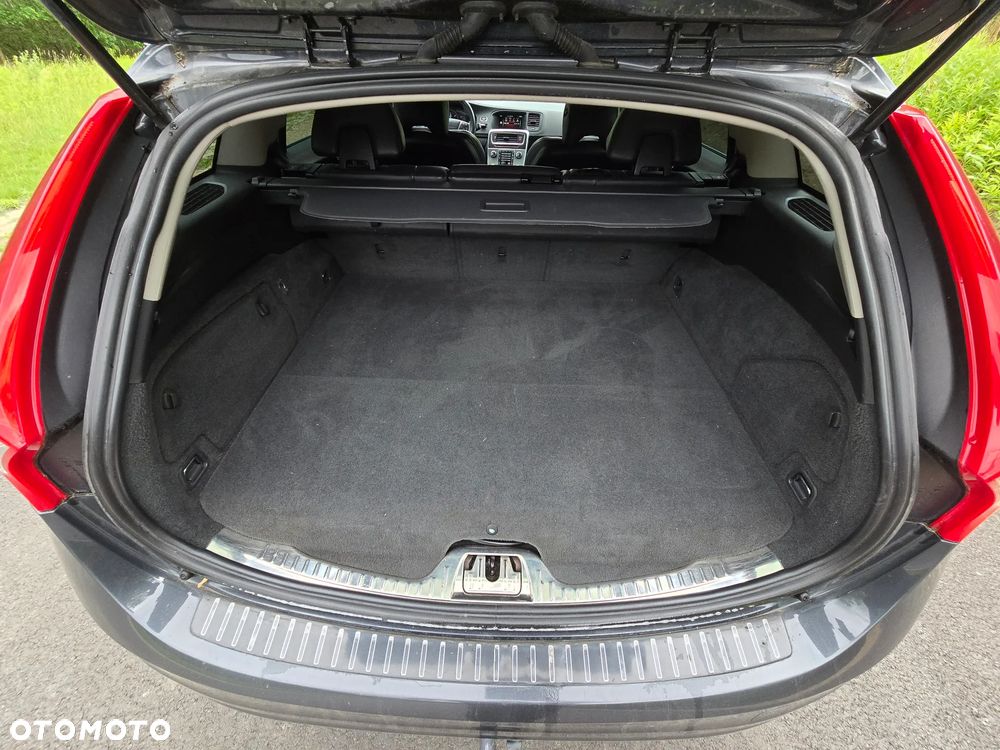 Volvo V60 D6 AWD Plug-in Hybrid Summum - 17