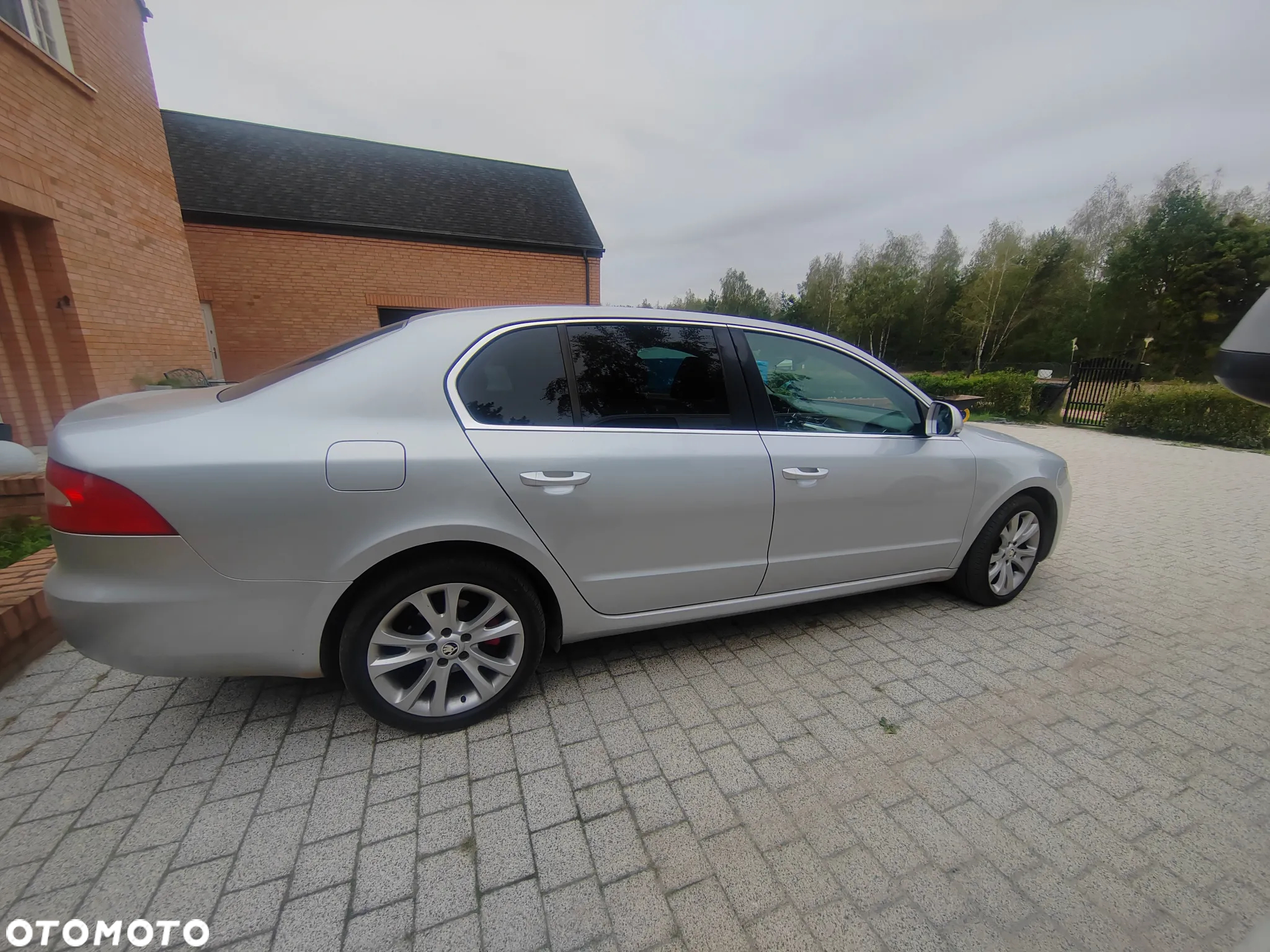 Skoda Superb 2.0 TDI Ambition - 26