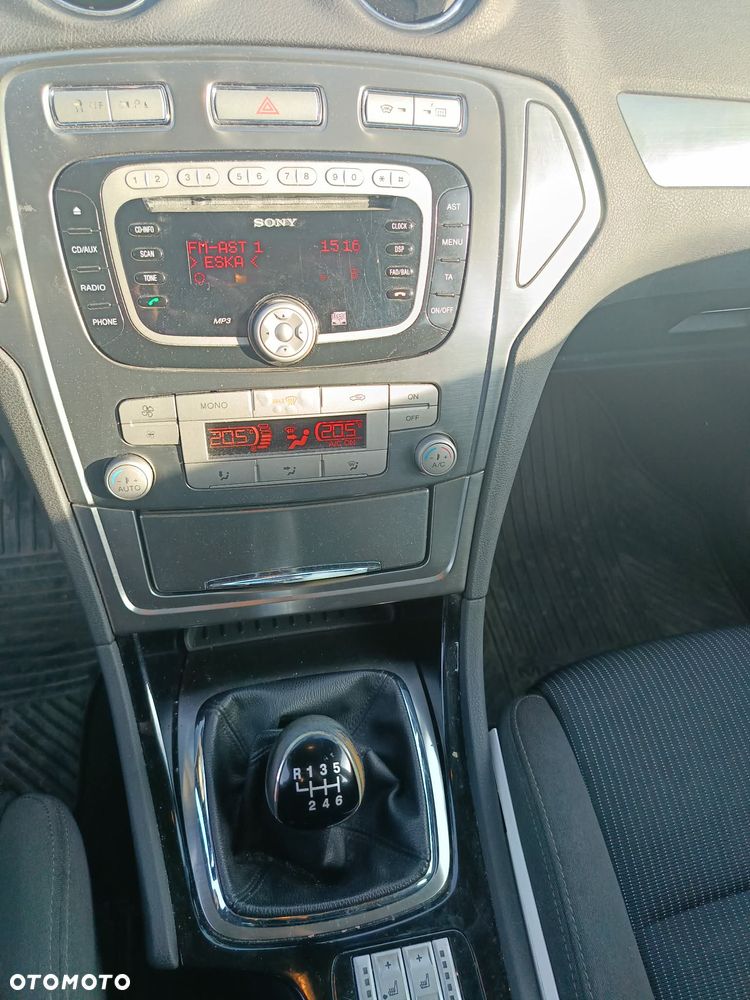Ford Mondeo - 12