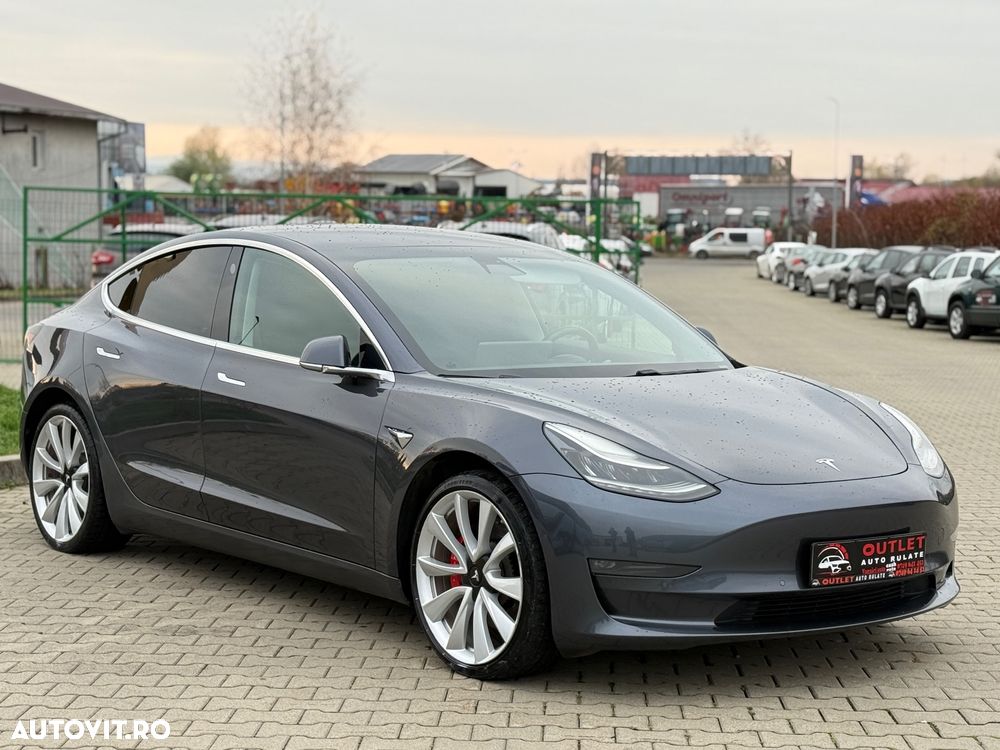 Tesla Model 3 - 3