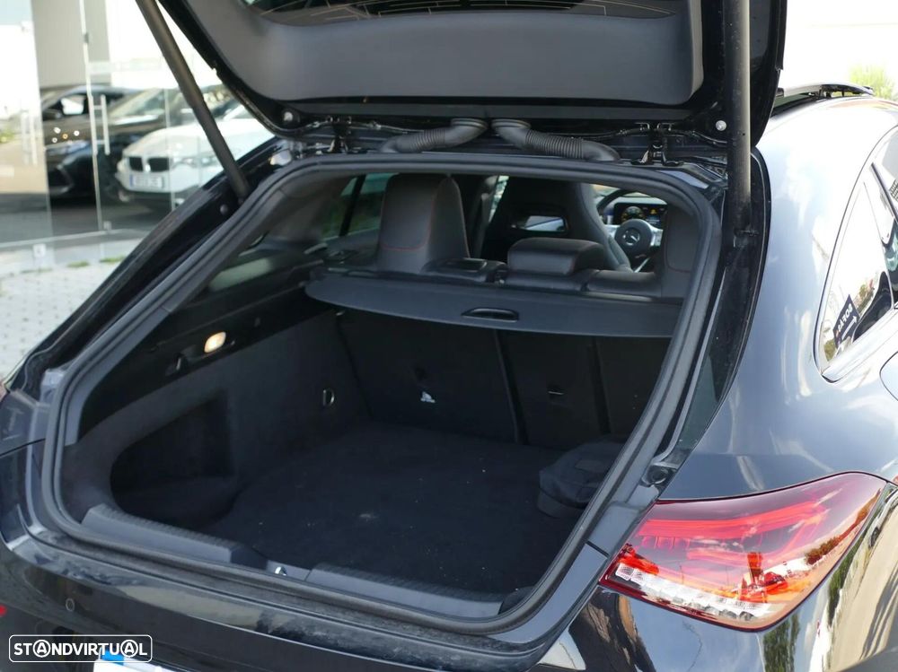 Mercedes-Benz CLA 250 e Shooting Brake AMG Line - 16
