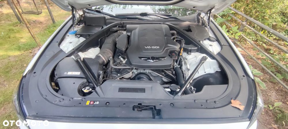 Hyundai Genesis 3.8 V6 GDI - 19