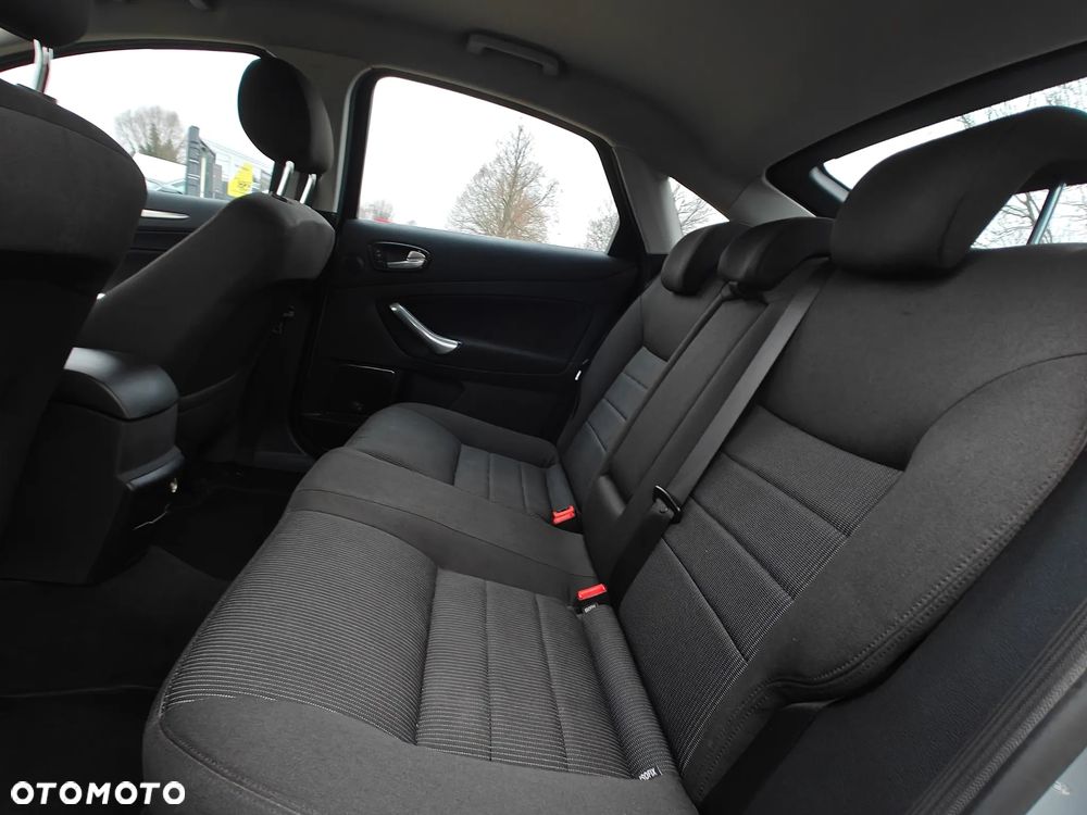 Ford Mondeo 2.0 Viva Titanium - 16