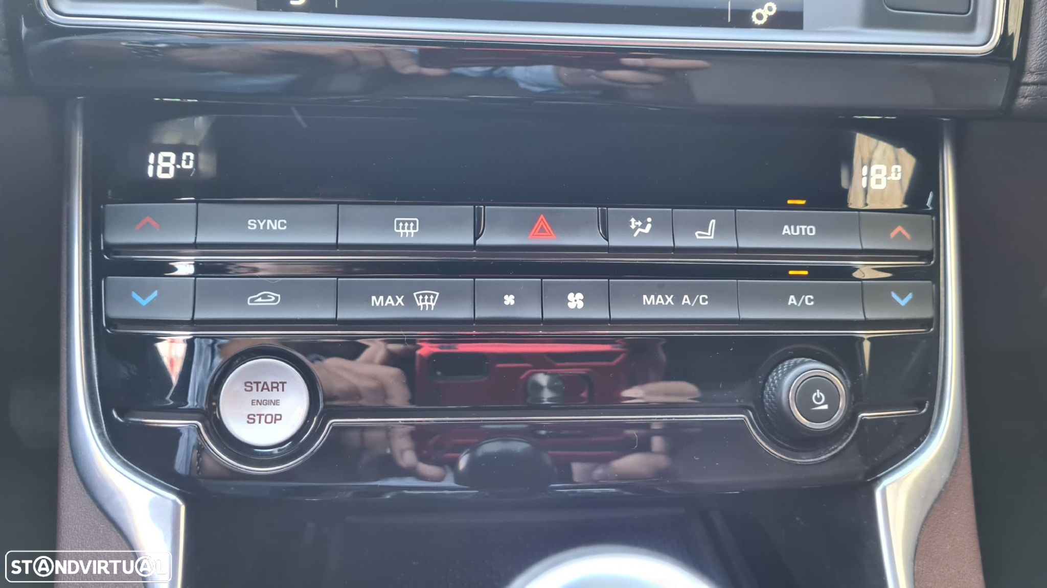 Jaguar XE 2.0 D Prestige - 23