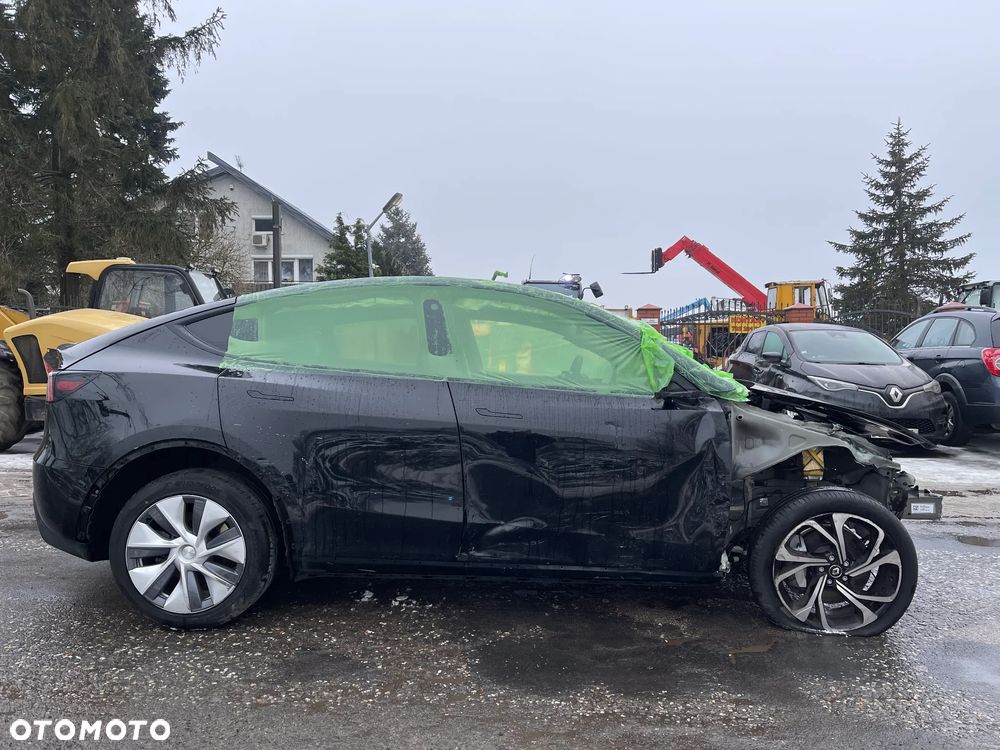 Tesla Y Long Range Dual Motor AWD - 6