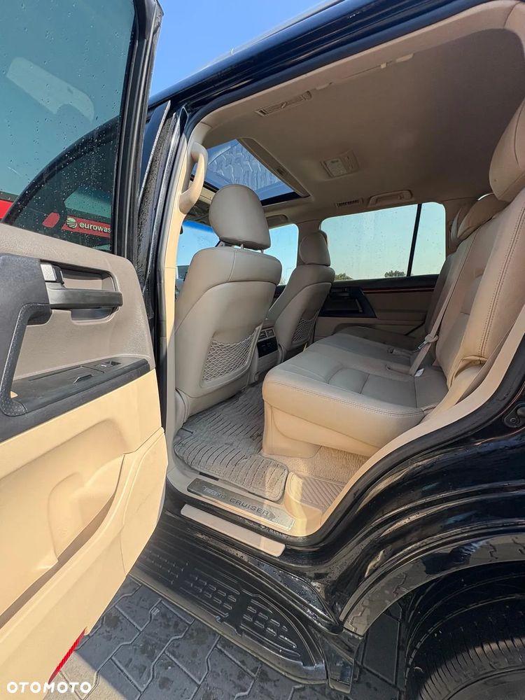 Toyota Land Cruiser - 8