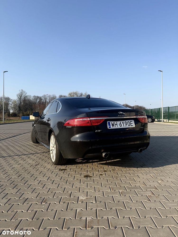 Jaguar XF - 3