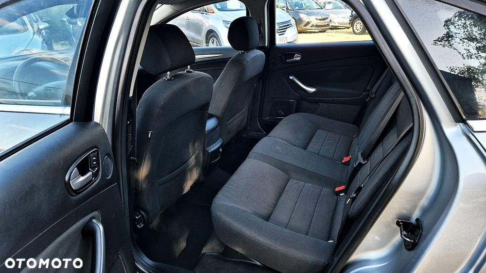 Ford Mondeo 2.0 Platinium X - 34