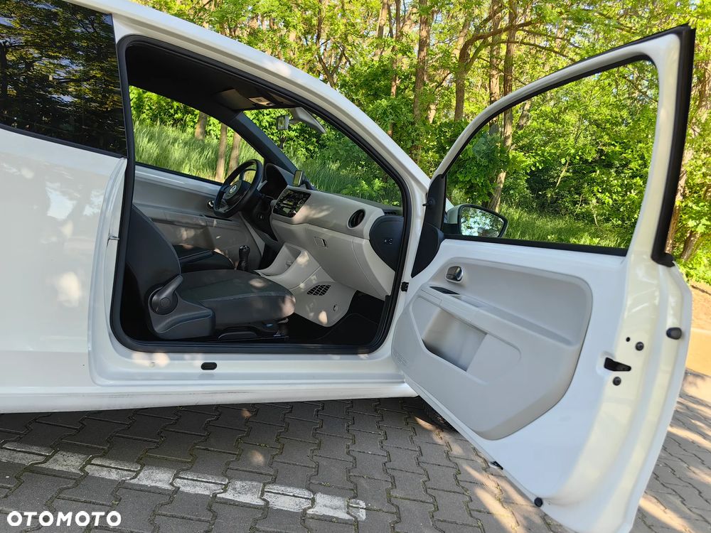 Volkswagen up! 1.0 move - 18