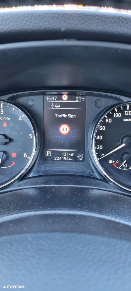 Nissan Qashqai 1.6 DCI Xtronic TEKNA+ - 11
