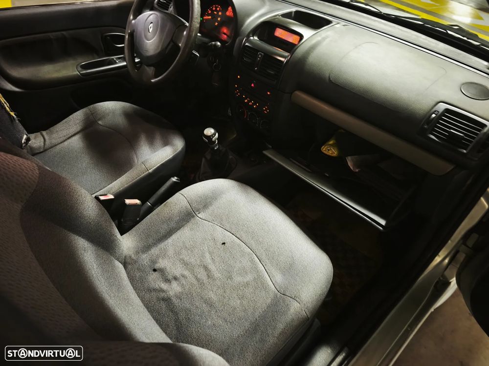 Renault Clio 1.2 Confort Authentique - 17