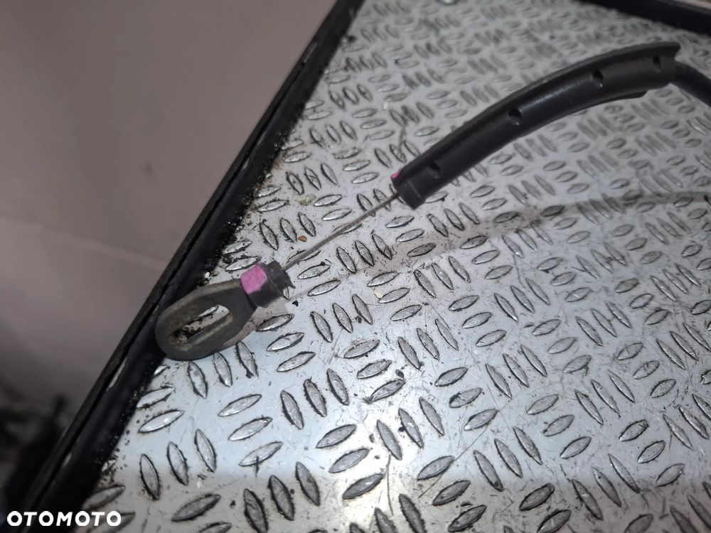 Zamek drzwi prawych przesuwnych uszkodzony jak na zdjęciu Renault Master III - 2