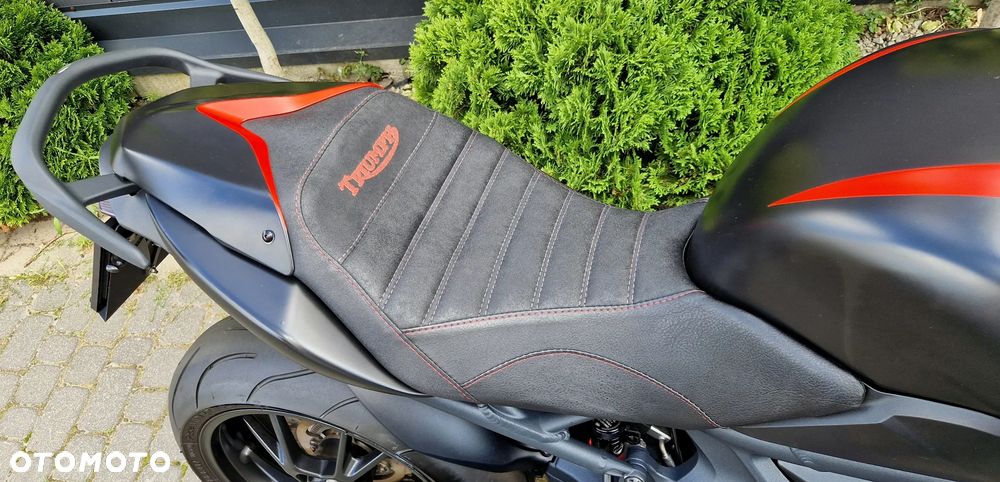 Triumph Speed Triple - 25