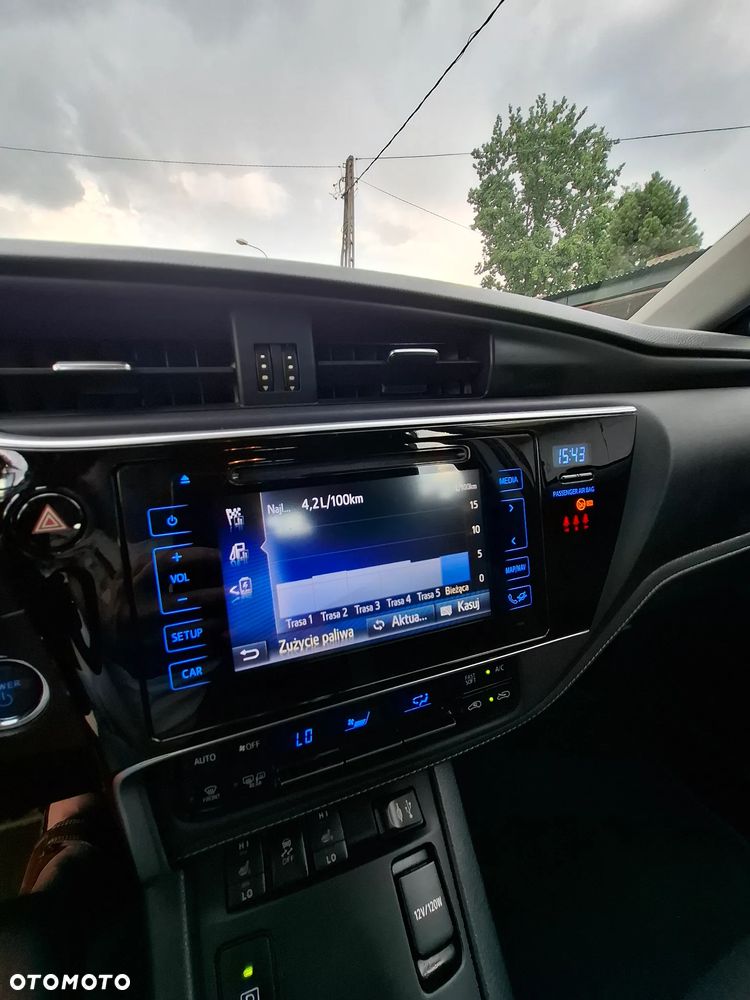 Toyota Auris Hybrid 135 Premium - 13