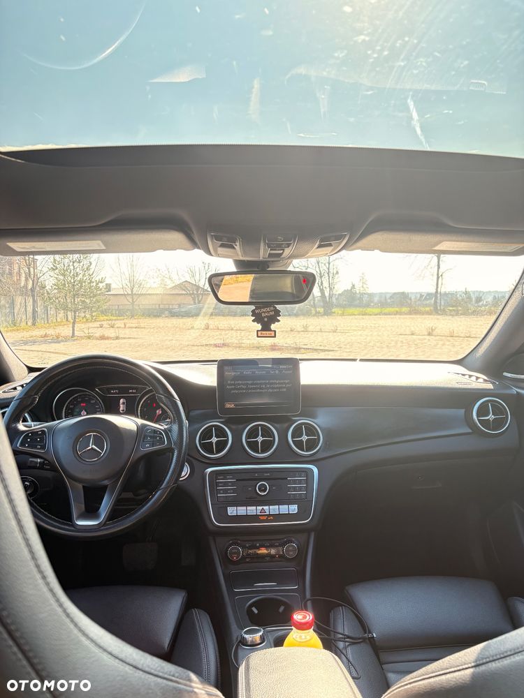 Mercedes-Benz CLA 250 4Matic 7G-DCT - 25