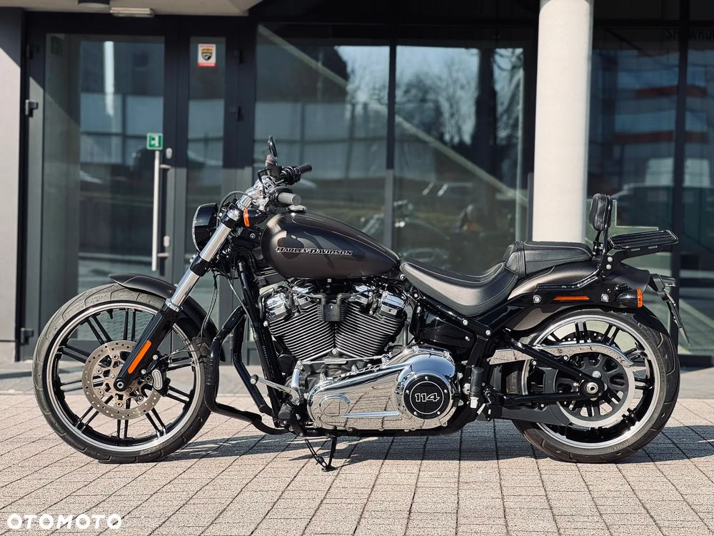 Harley-Davidson Softail Breakout - 14