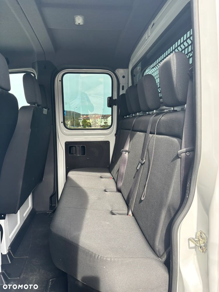 Mercedes-Benz SPRINTER - 32