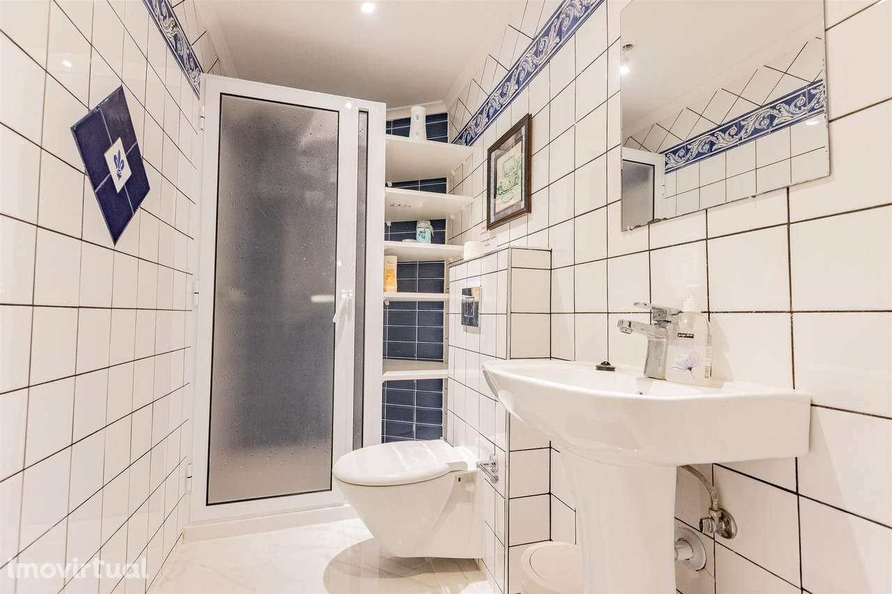 Moradia geminada 4 quartos no Centro Histórico de Ponta Delgada - Grande imagem: 4/11