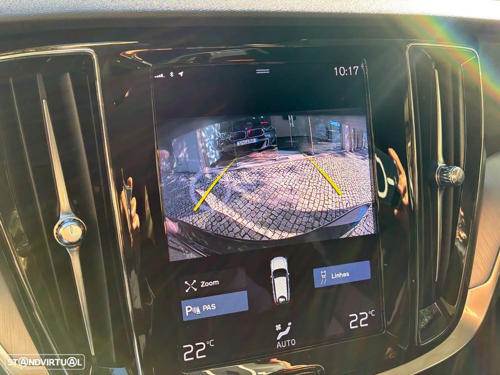 Volvo V60 2.0 B4 Momentum Plus Geartronic - 32