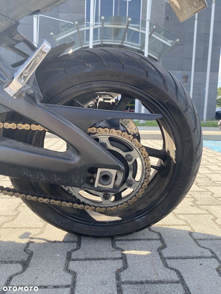 Yamaha FZ8 - 4