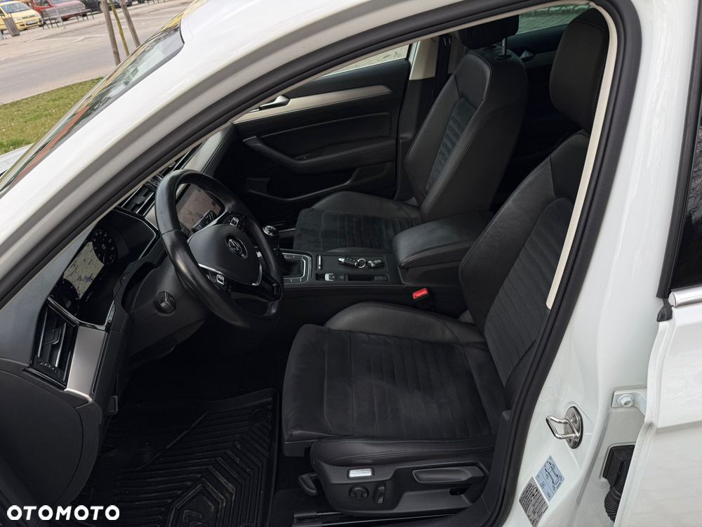 Volkswagen Passat - 16