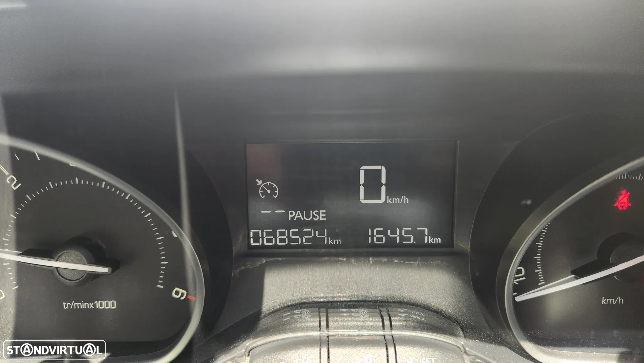 Peugeot 208 1.6 BlueHDi Style - 8