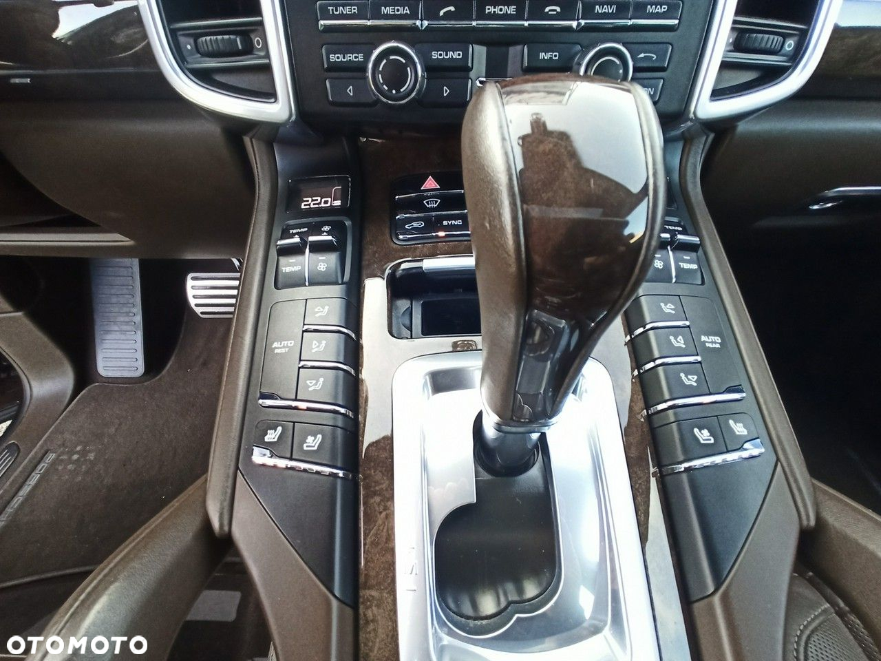 Porsche Cayenne - 18