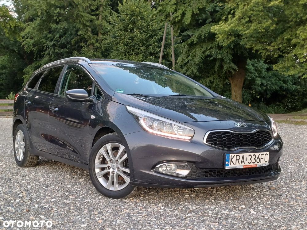 Kia Ceed 1.6 GDI Fifa World Cup Edition - 1