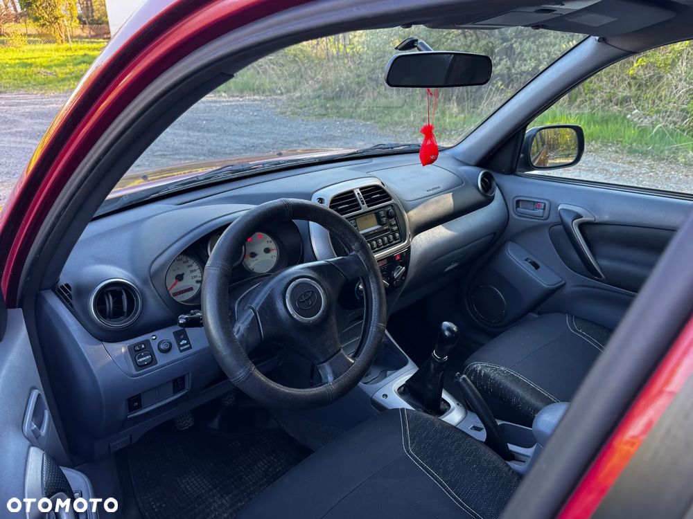 Toyota RAV4 - 8