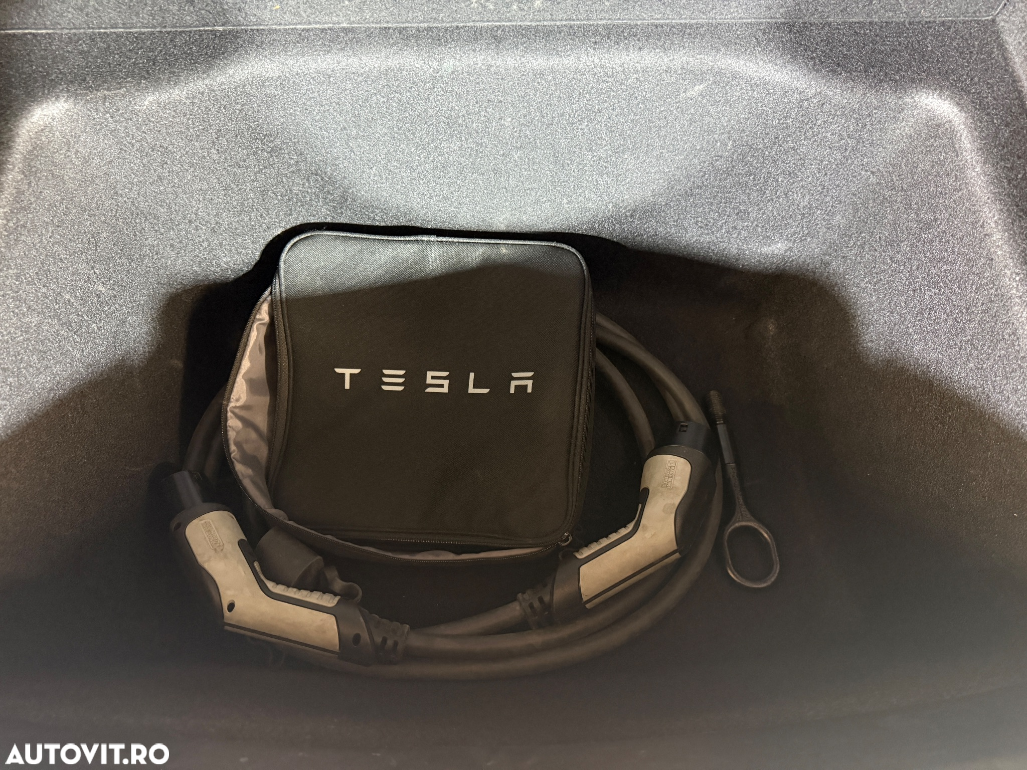 Tesla Model 3 Langstreckenbatterie Allradantrieb Dual Motor - 28